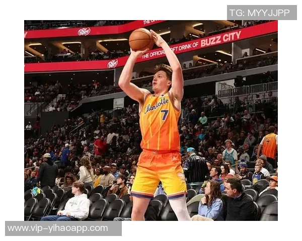 克尼佩尔凭借卓越球智与精准投篮在竞争激烈的篮球场上脱颖而出