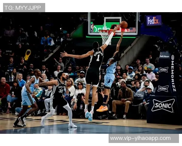 文班亚马参与球队训练状态良好对阵灰熊出战仍需观察