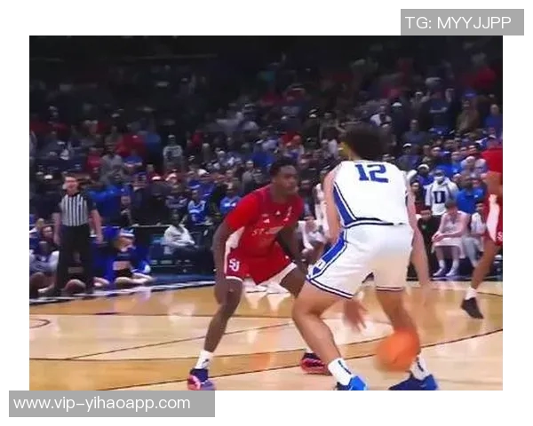 杜克队史三人单赛季多次35分布泽尔雷迪克成就辉煌